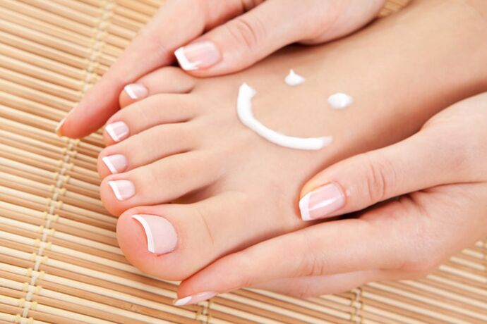 Topical medications will help eliminate toenail fungus. 